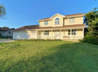 16744 Leland Dr, Le Mars, IA 51031