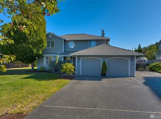 702 Honeysuckle Dr, Mount Vernon, WA 98273