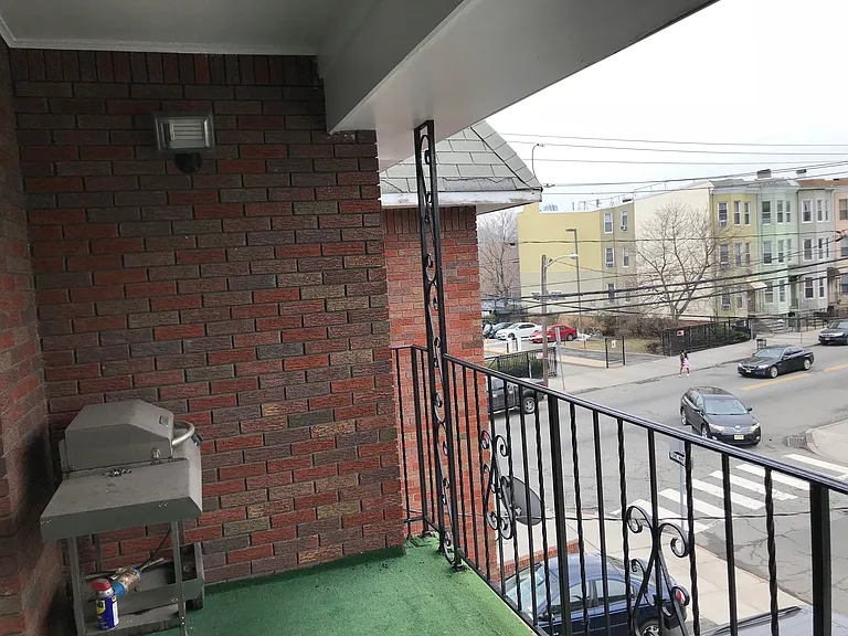 Hancock Ave — Photo 17