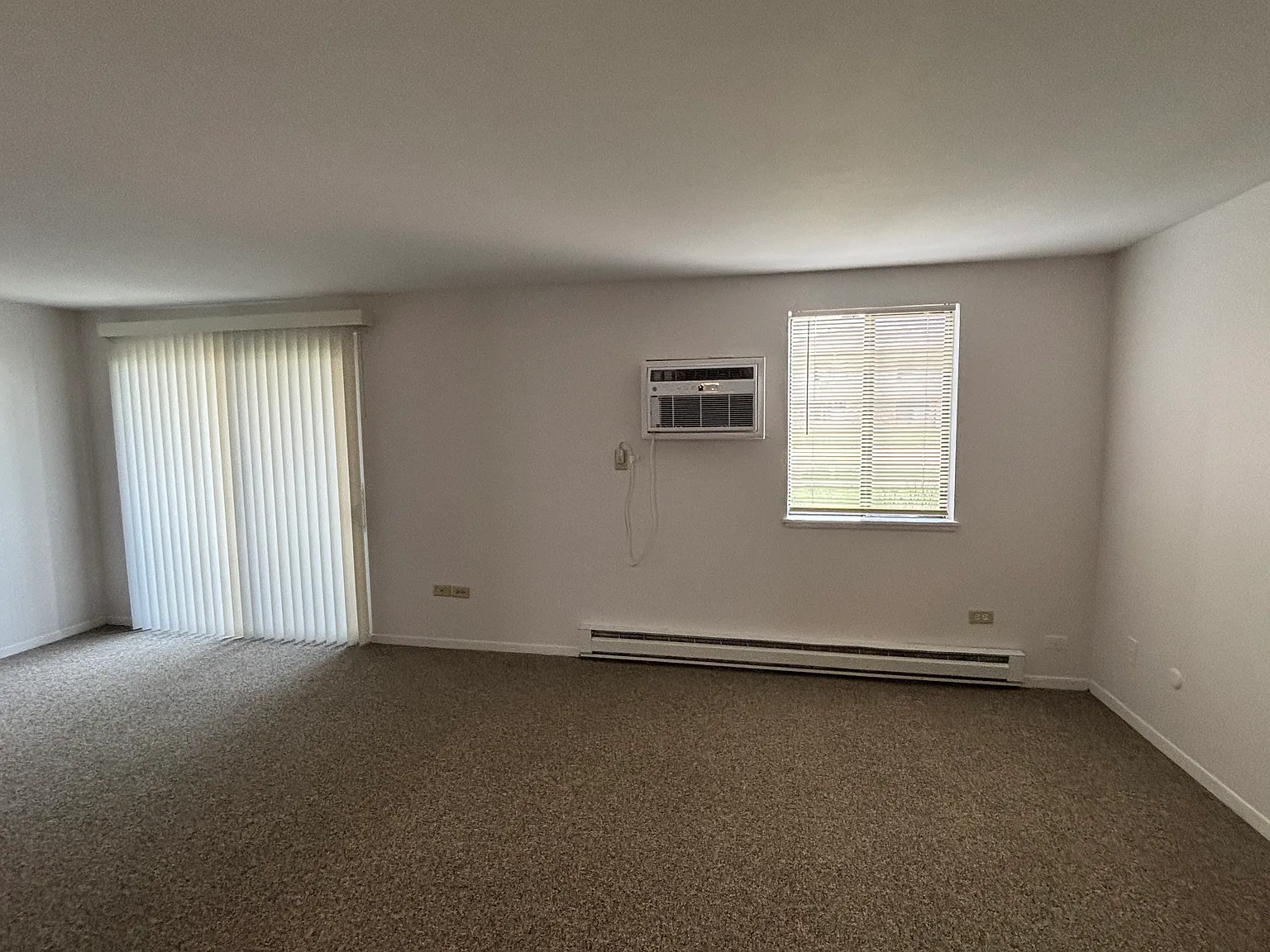 2 bed, 850 sqft, $1,495 — Photo 2