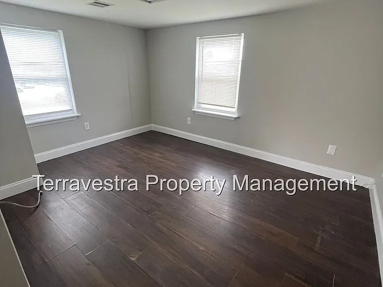 110 Woodbury-Turnersville Road — Photo 7