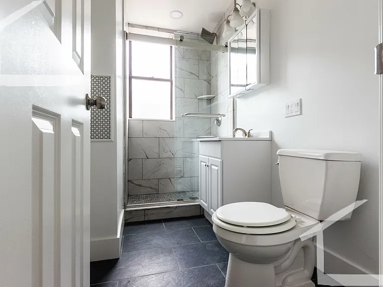 11 Queensberry St #49A — Photo 2