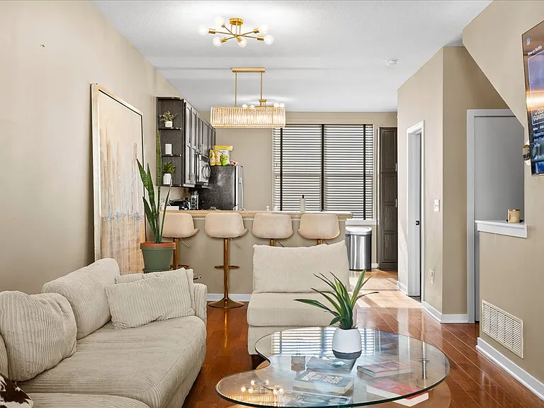 4543 Madison Ave — Photo 10
