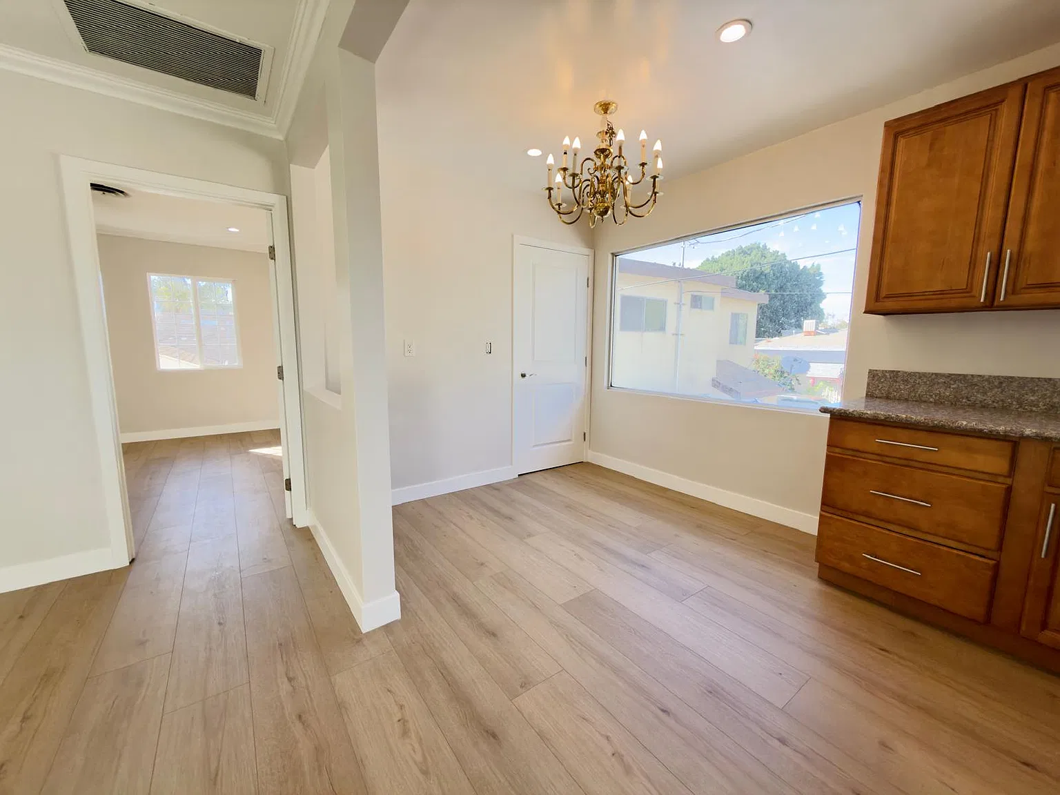 1 bed, 600 sqft, $2,100 — Photo 4