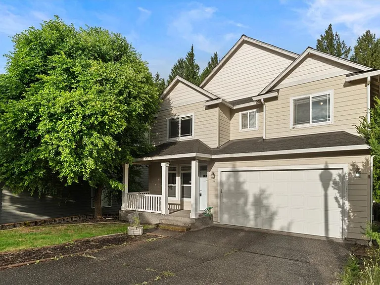 315 S 34th Pl — Photo 2