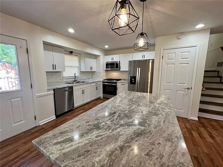 4005 Shallowford Rd — Photo 5