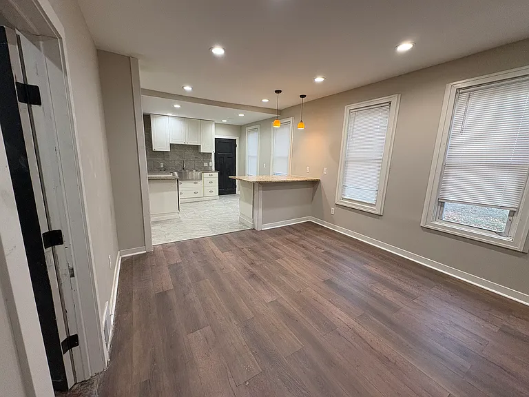908 W Hadley St #908A — Photo 3