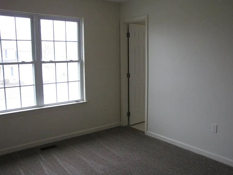 150 Westhall Dr — Photo 10