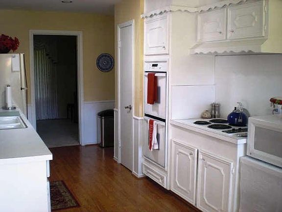 3rd image of 2016 Westridge Dr
