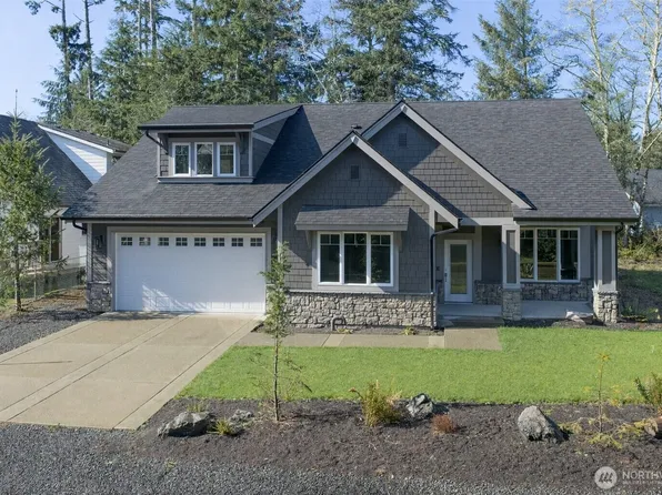 737 Wakina Loop SE, Ocean Shores, WA 98569