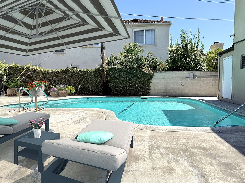 Image has been virtually staged to showcase potential furnishings.