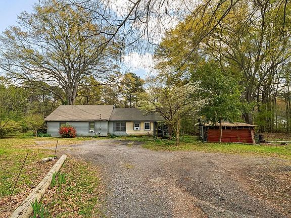 5th image of 4661 Fowler St