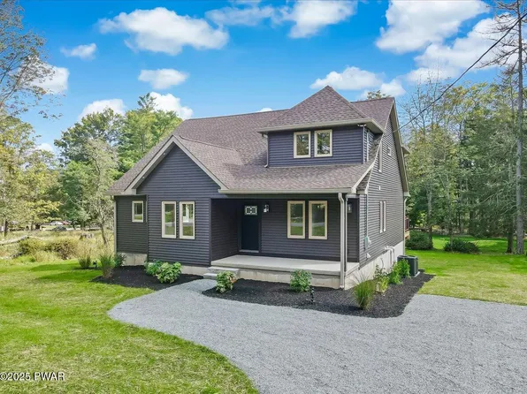 28 Quaking Aspen Ln, Lake Ariel, PA 18436