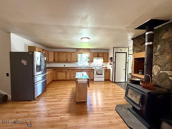 5th image of 904 Bielenberg St