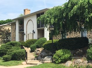 25 Golf Course Rd UNIT B, Madison, WI 53704