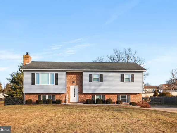 124 Wheatland Dr, Gettysburg, PA 17325