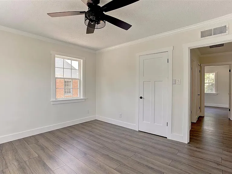 2144 Alameda Ave — Photo 16
