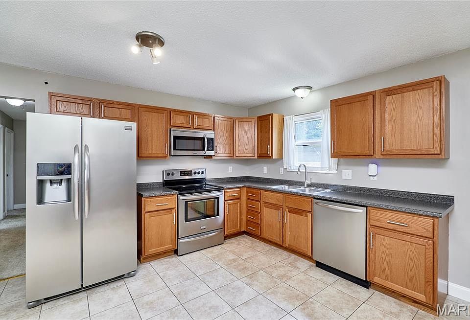2122 Casa Blanca Dr, Arnold, MO 63010 | Zillow