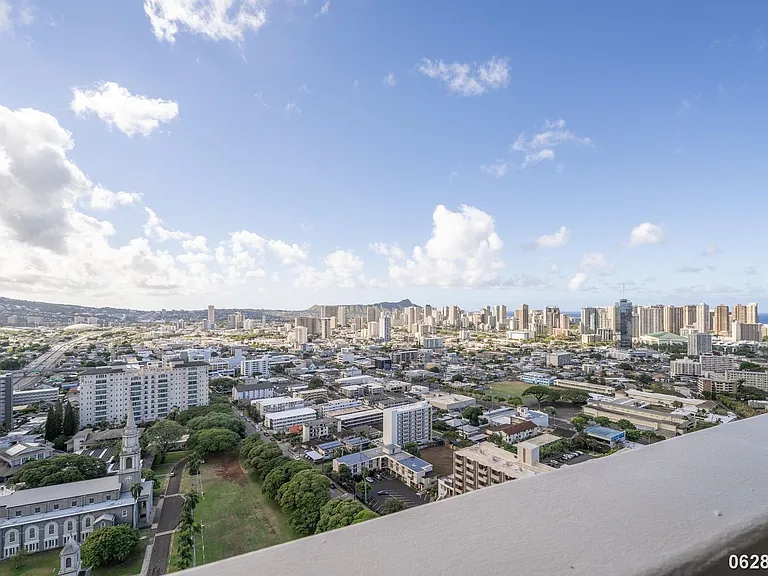 1212 Punahou St #3305 — Photo 9