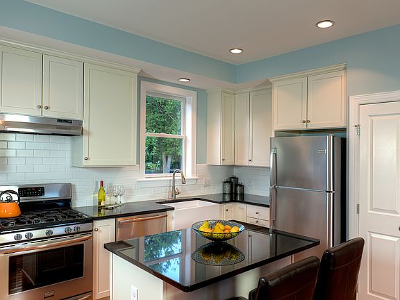 Granite counters, S/S appliances