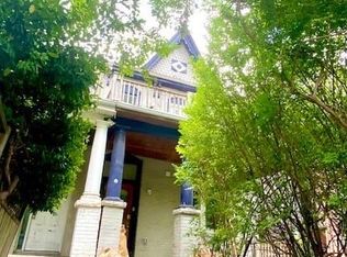 157 Huron St #3, Toronto, ON M5T 2B6