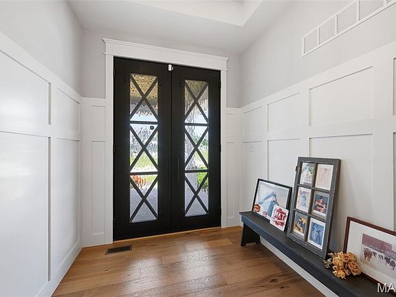5th image of 100 Chapel Grove Ct