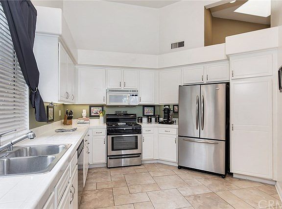 4th image of 2652 Dunstan Dr
