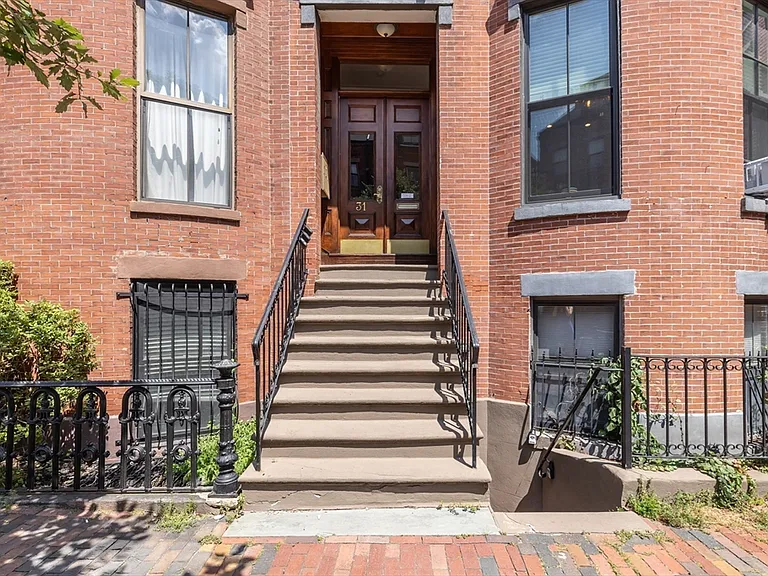 31 Hanson St #3 — Photo 17