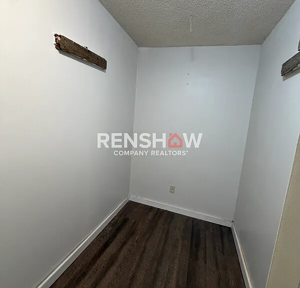 450 Bedwell St — Photo 16