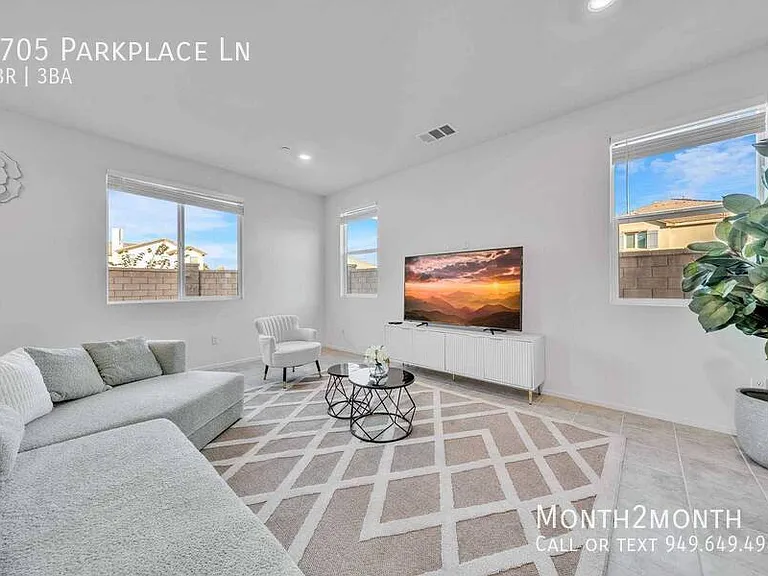 1705 Parkplace Ln — Photo 2