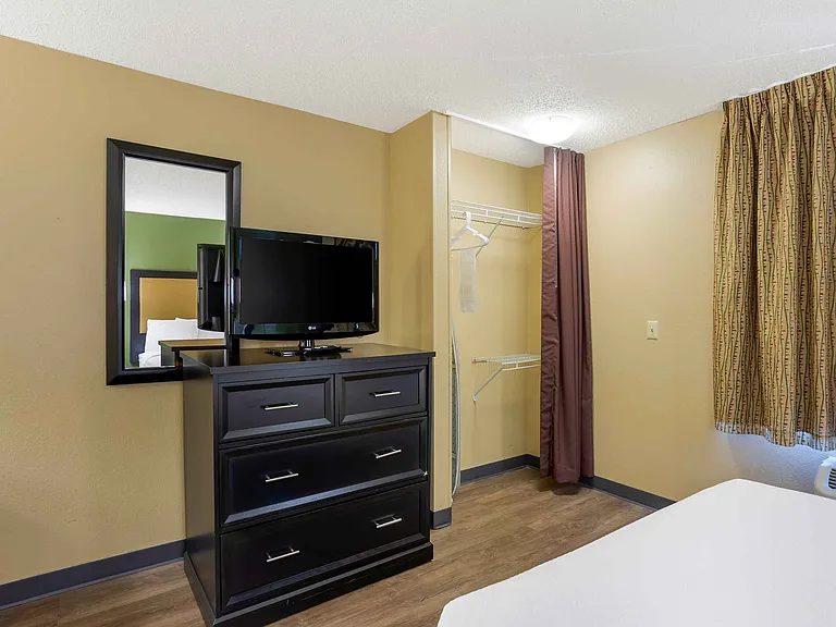 Studio Suite - 2 Full Beds