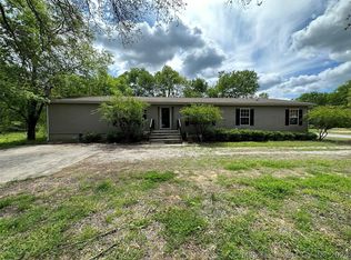 904 10th Ave NE, Ardmore, OK 73401