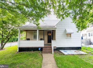 1037 16th St S, Arlington, VA 22202