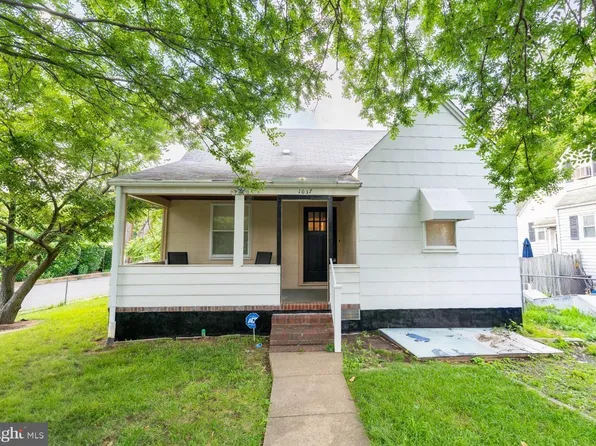 1037 16th St S, Arlington, VA 22202