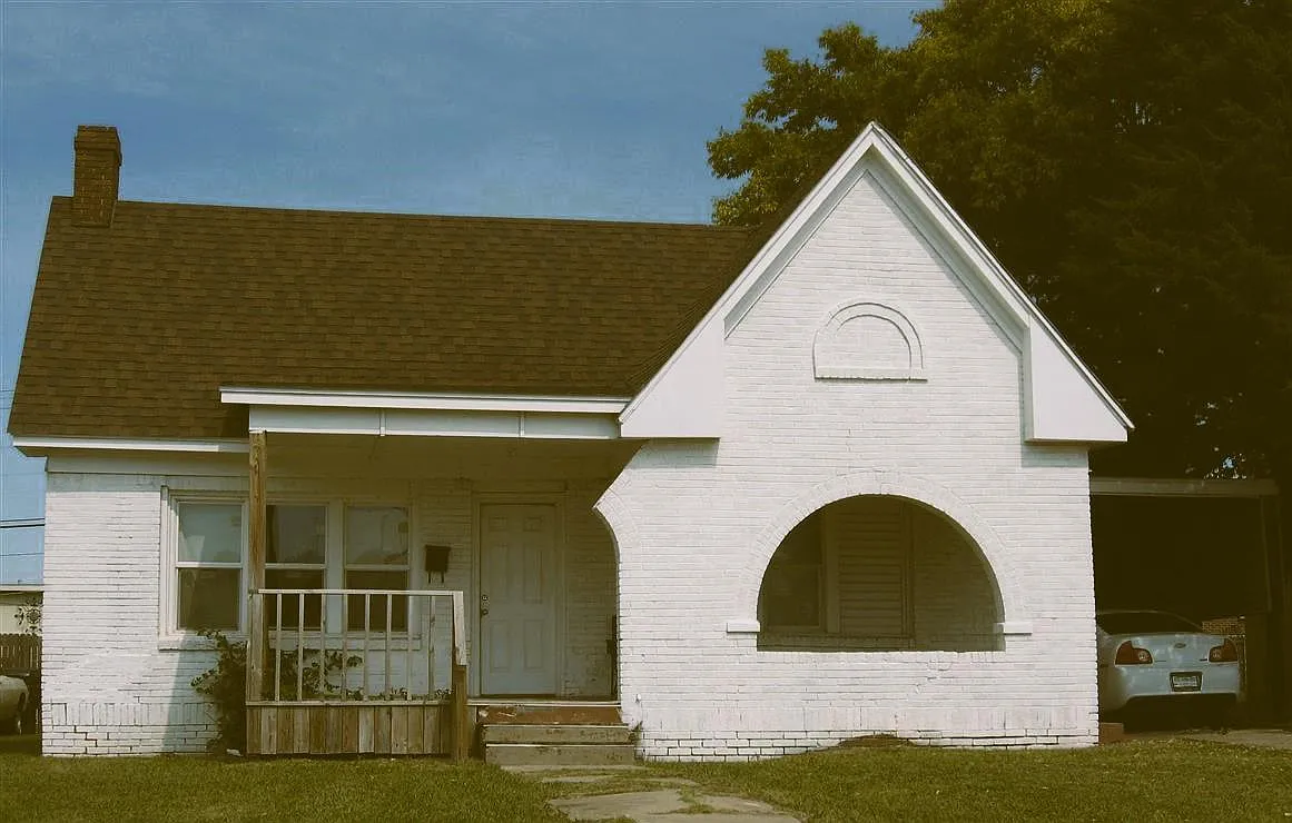 3 bed, 1427 sqft, $1,250 — Photo 1