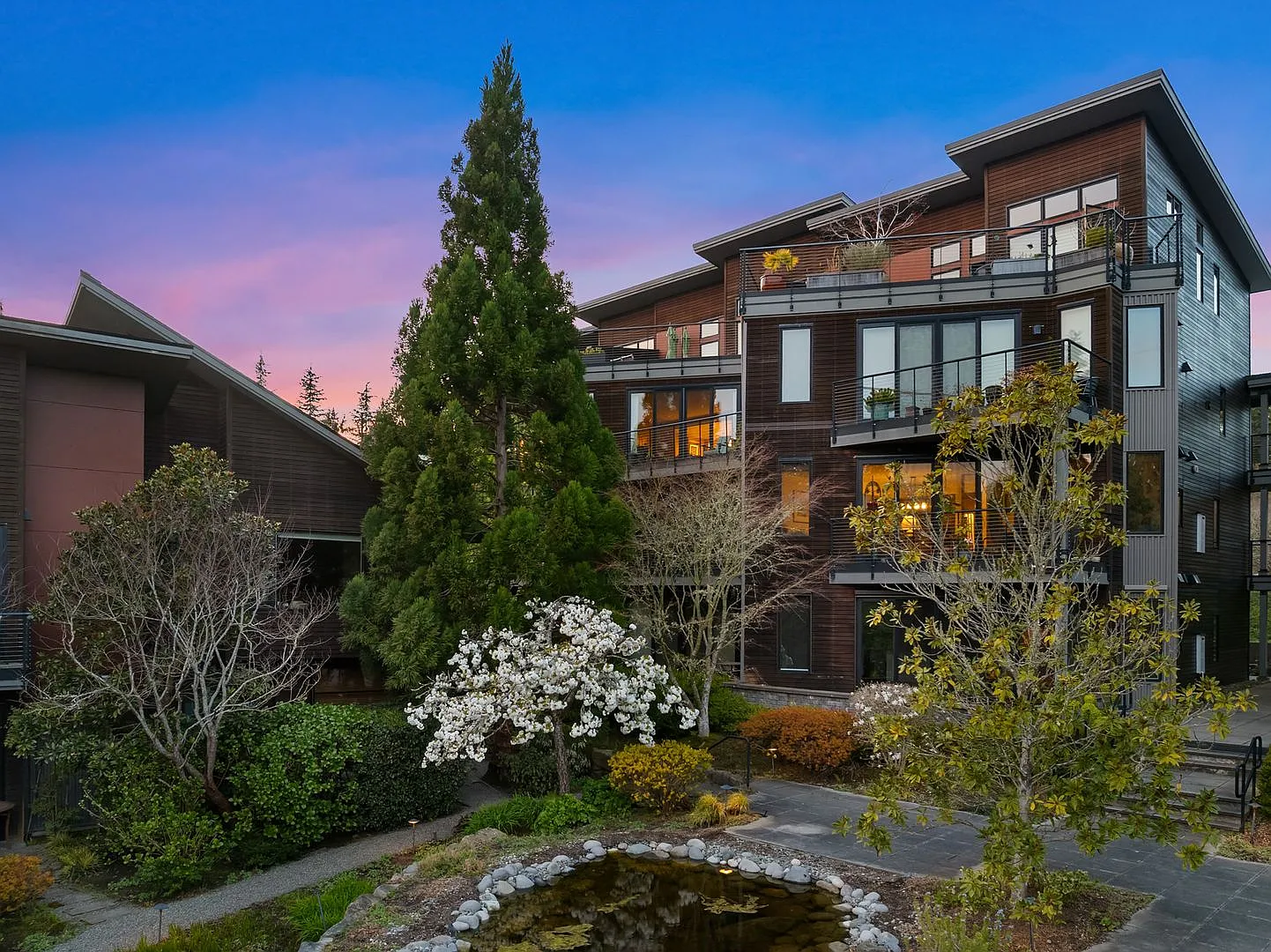 Bainbridge Island Condominium at Vineyard Lane — Photo 2
