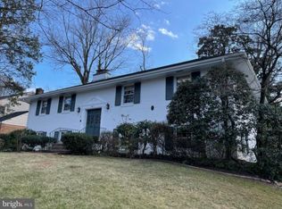 1011 Emerald Dr, Alexandria, VA 22308