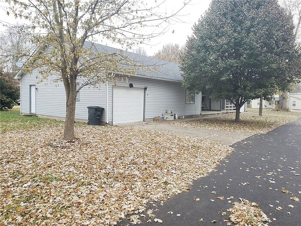 2nd image of 658 Young St
