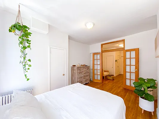 Rented by Compass | media 9