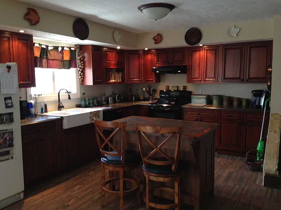 Gorgeous open kitchen 