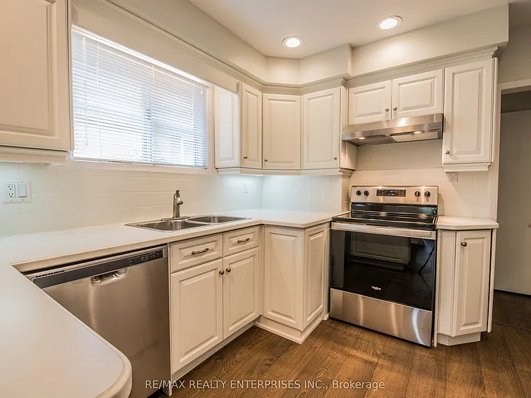 8 Weber Dr — Photo 12