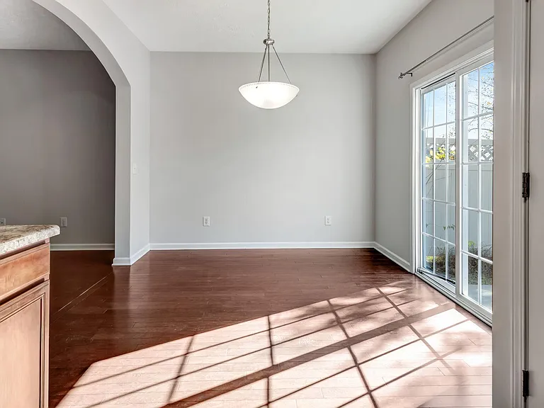 8103 Valley Oak Dr — Photo 12