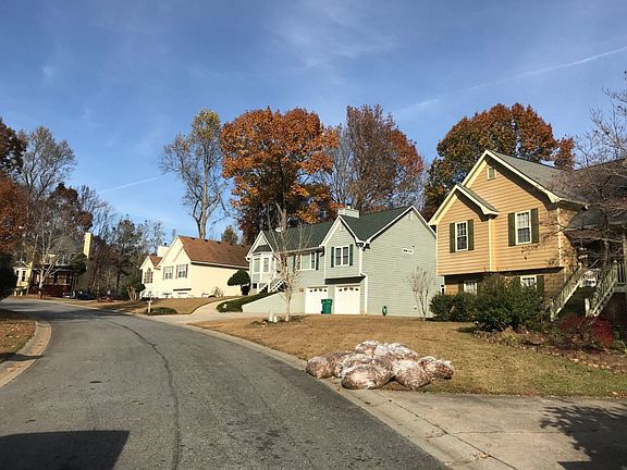 5th image of 608 Glendale Forest Dr