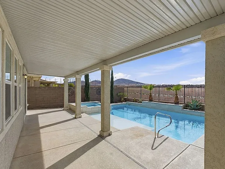 2599 Tolmezzo St — Photo 27