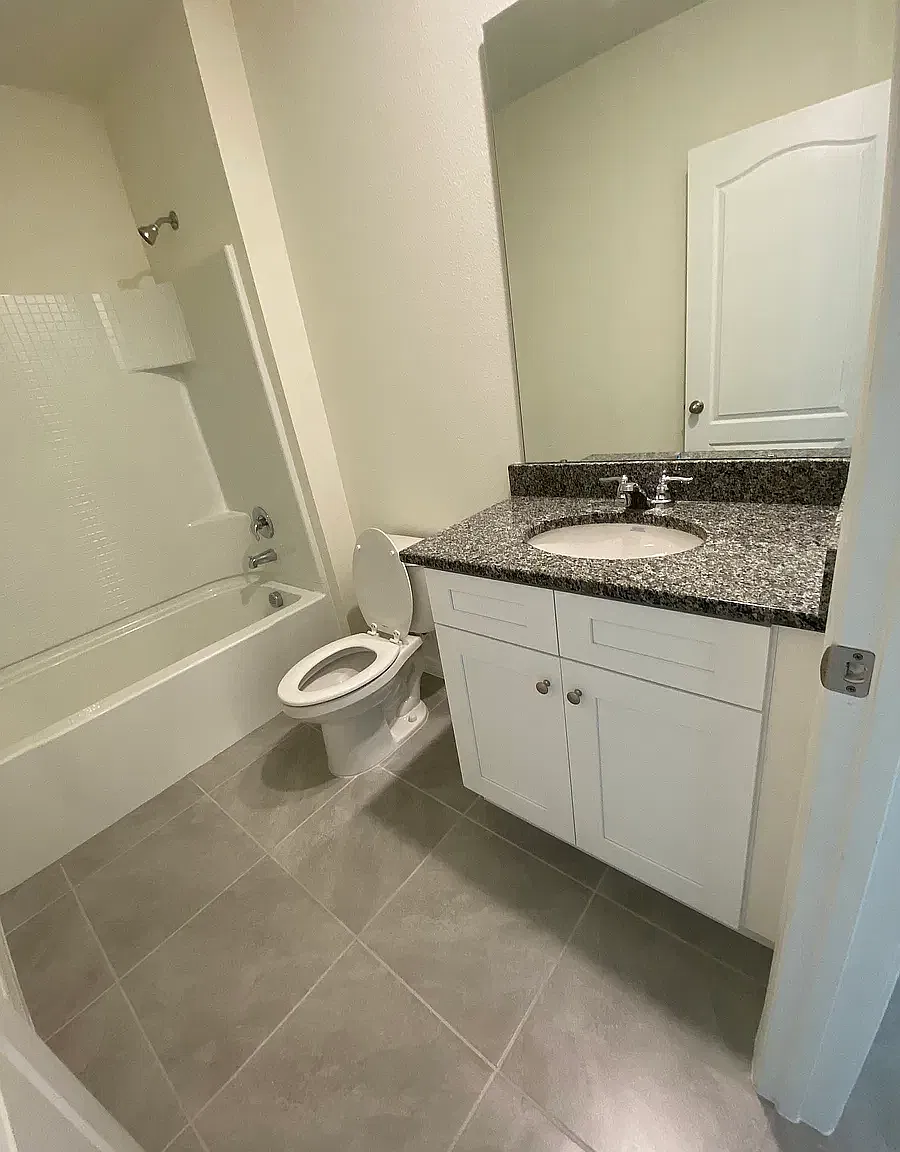 4 bed, 1867 sqft, $2,200 — Photo 3