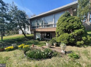 8 N Garfield St, Arlington, VA 22201