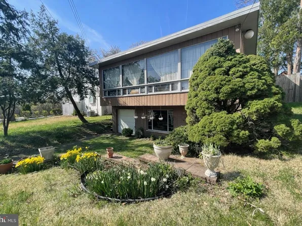 8 N Garfield St, Arlington, VA 22201