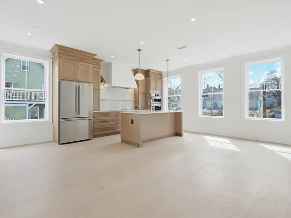 257 Market St #Rb, Brighton, MA 02135
