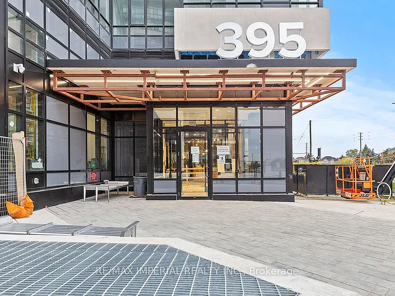 395 Dundas St W #523 — Photo 1