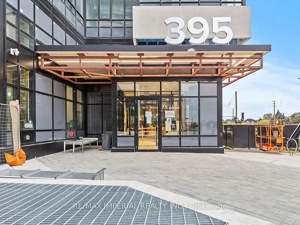 395 Dundas St W #523